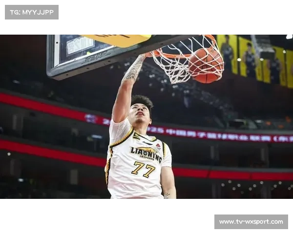 张镇麟NBA季前赛首秀砍8分，暴扣三分引关注